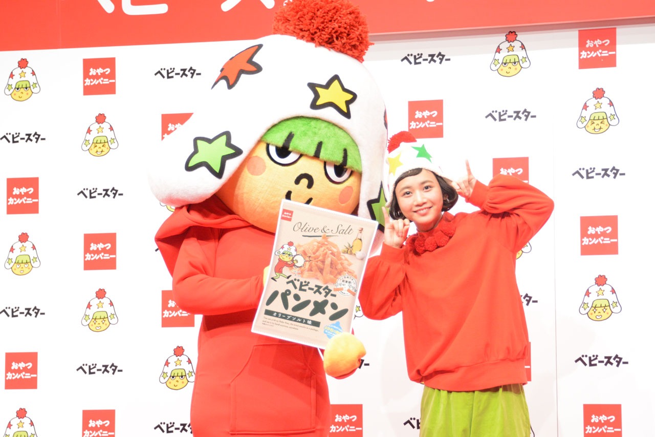 左からホシオくん、三戸なつめ。
