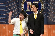 漫才でトークテーマを発表する霜降り明星。(c)読売テレビ