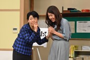 母親とネタを披露する横澤夏子。(c)日本テレビ