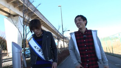 「トゥギャザー旅」に挑戦するさらば青春の光・森田（右）。(c)テレビ東京