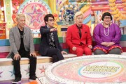 「金曜★ロンドンハーツ2時間スペシャル」の「カズレーザー検証」企画に出演する(左から)ロンドンブーツ1号2号、メイプル超合金。(c)テレビ朝日
