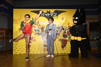 左から小島よしお、山寺宏一。