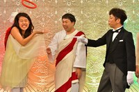 （左から）横澤夏子、フットボールアワー。(c)HBC