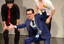 「ノーセンスユニークボケ王決定戦」で優勝したイワイガワ・岩井ジョニ男。