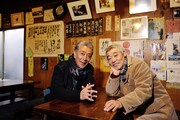 (左から)高田純次と柄本明。(c)テレビ朝日