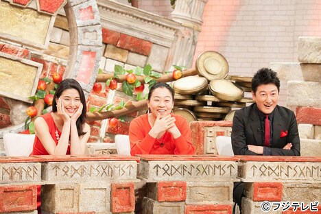 （左から）橋本マナミ、いとうあさこ、堀潤。