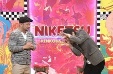 左からケンドーコバヤシ、千原ジュニア。(c)読売テレビ