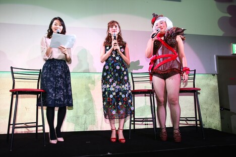 (左から)高樹千佳子、堀田茜、フォーリンラブ・バービー。