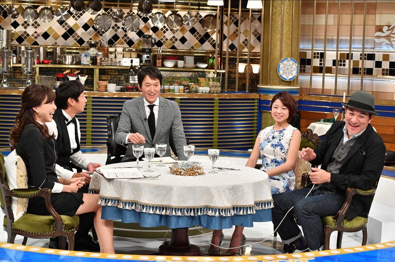 「人生最高レストラン」にゲスト出演する千原ジュニア（中央）。(c)TBS
