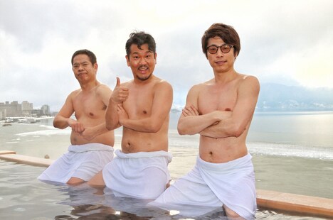 （左から）FUJIWARA、ロンドンブーツ1号2号・田村淳。(c)SBC