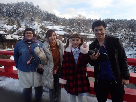 （左から）メイプル超合金・安藤なつ、吉木りさ、ベック、小島よしお。(c)CBC