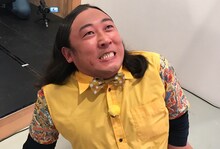 ロバート秋山 (c)メ～テレ