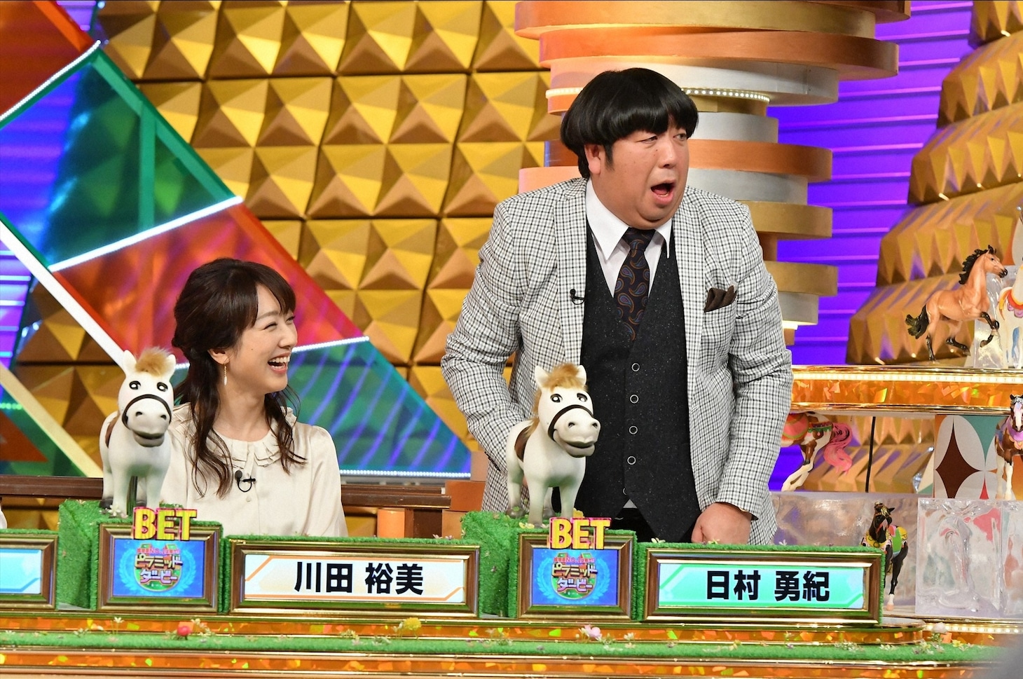 （左から）川田裕美、バナナマン日村。(c)TBS