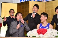 記者会見のワンシーン。(c)TBS