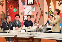 睡眠についてトークを展開する千鳥と青木さやか（左から）。(c)MBS