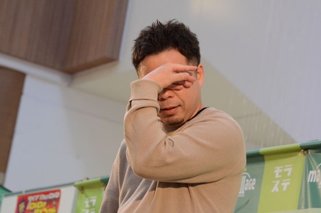 津田いわく「小学校低学年の泣き方」で泣いてみせるダイアン西澤。