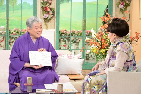 （左から）柳家喬太郎、黒柳徹子。(c)テレビ朝日