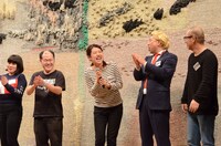 「私も1つだけ……優勝して結婚がしたい！」と意気込みを語る横澤夏子（中央）。