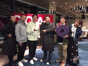 「聞き込みバトル旅 有名人のサイン獲得！箱根～横浜名店巡り」の出演者。左から紅蘭、千鳥、ドランクドラゴン、岡井千聖。(c)テレビ東京