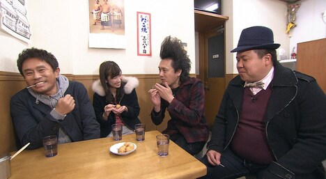 左からダウンタウン浜田、玉巻映美アナウンサー、ミサイルマン。(c)MBS