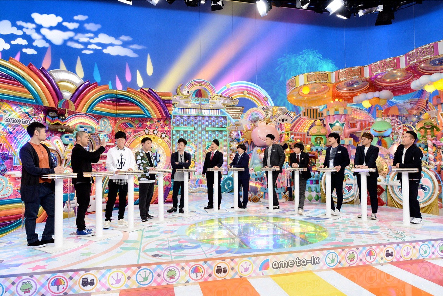 「立ちトーーク」の出演者たち。
