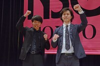 ナイチンゲールダンス。左から中野なかるてぃん、ヤス。