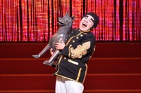 過去に行われたワハハ本舗の全体公演の様子。