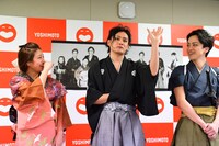 記者会見の様子。