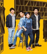 「BACK NUMBER DENIM」のWeb CMに出演するパンサーと高橋愛。