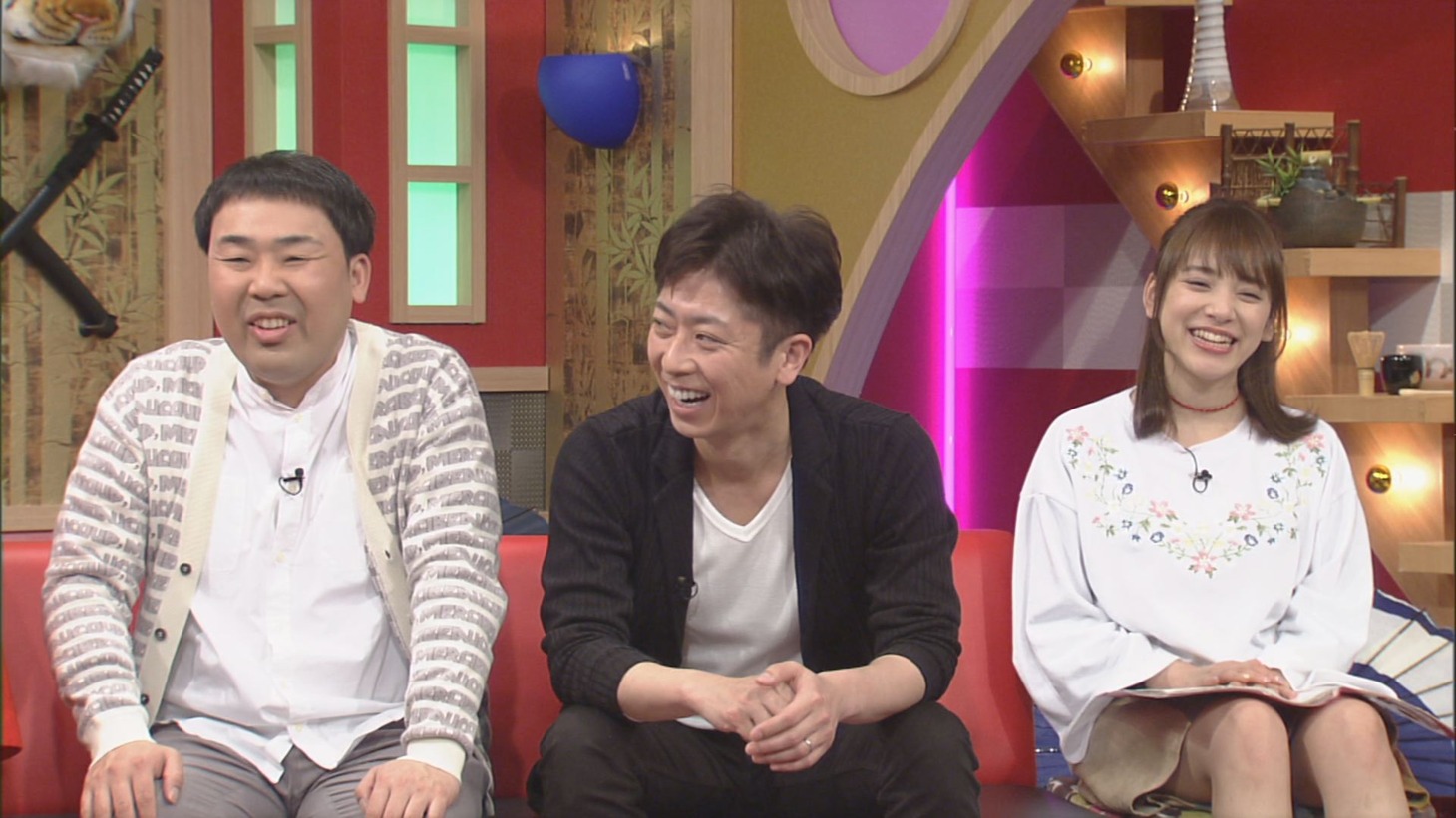（左から）フットボールアワー、都丸紗也華。(c)CBC