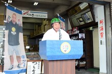 意気込みを語る出川哲朗。