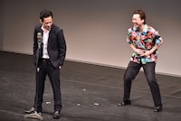 「仁義なきネタライブ」に出演する、ペンギンズ。