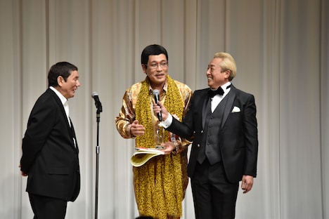 左からビートたけし、ピコ太郎、ガダルカナル・タカ。