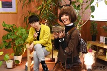 「テッペン!水ドラ!!『レンタルの恋』」に出演する（左から）オードリー若林、剛力彩芽。