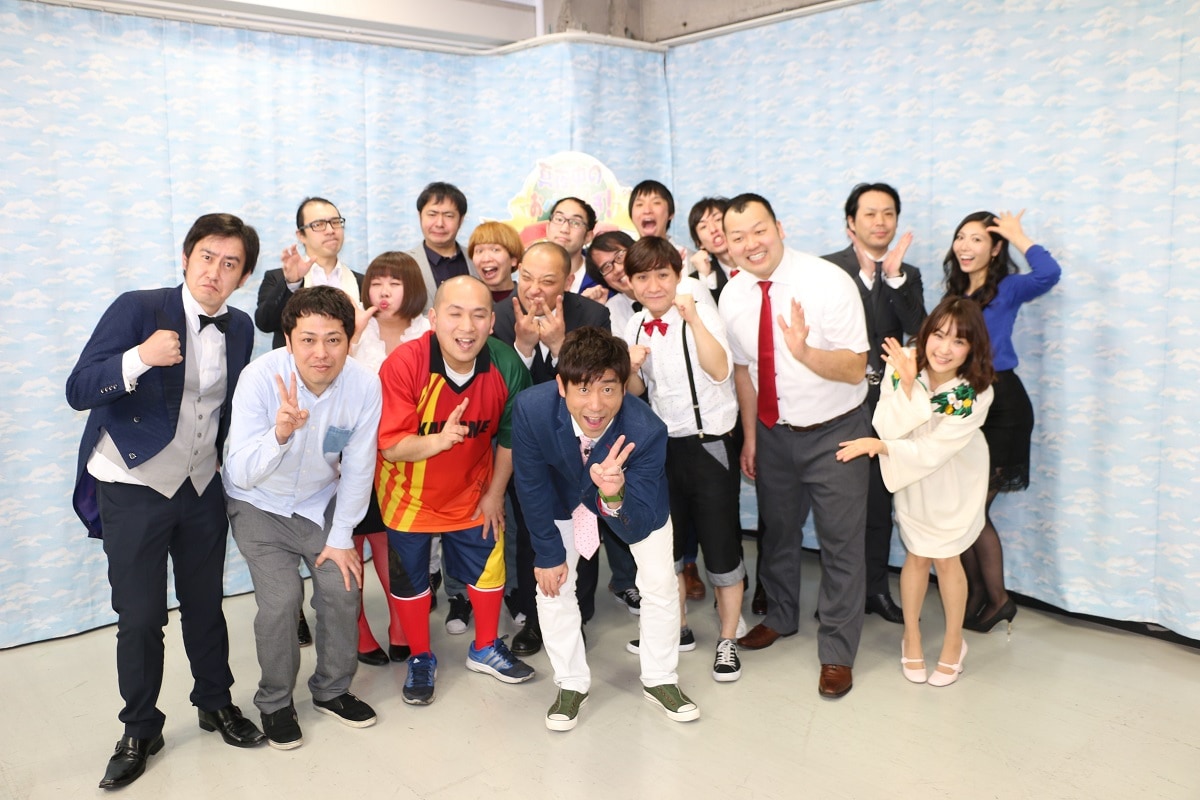 「真夜中のおバカ騒ぎ！」の出演者たち。(c)MIKA-PRO LLC
