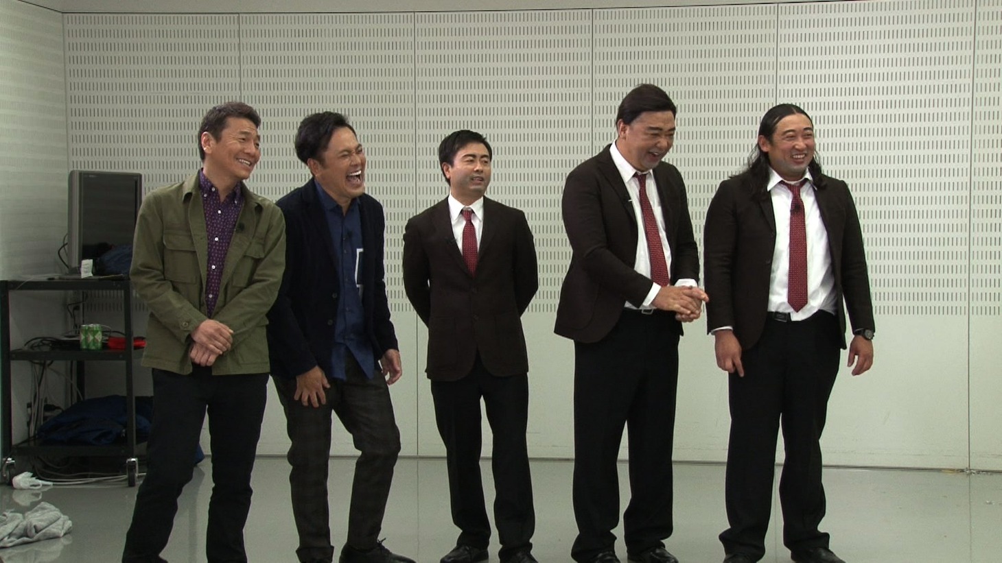 「くりぃむナンチャラ」の「ポストMr.ビーン日本代表決定戦」に出演する（左から）くりぃむしちゅー、次長課長・河本、TKO木下、ロバート秋山。(c)テレビ朝日