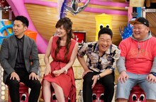 左からピース綾部、熊田曜子、ANZEN漫才。(c)読売テレビ