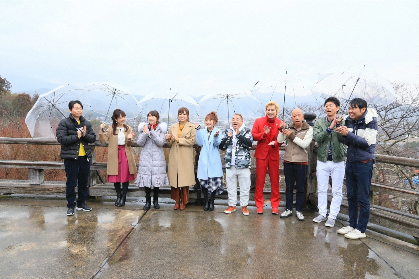 「情報を持って旅に出よう！有吉のザツガクルーズ」の出演者たち。(c)関西テレビ