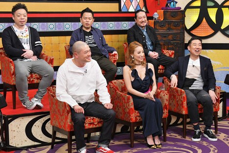 スタジオトークの様子。(c)MBS