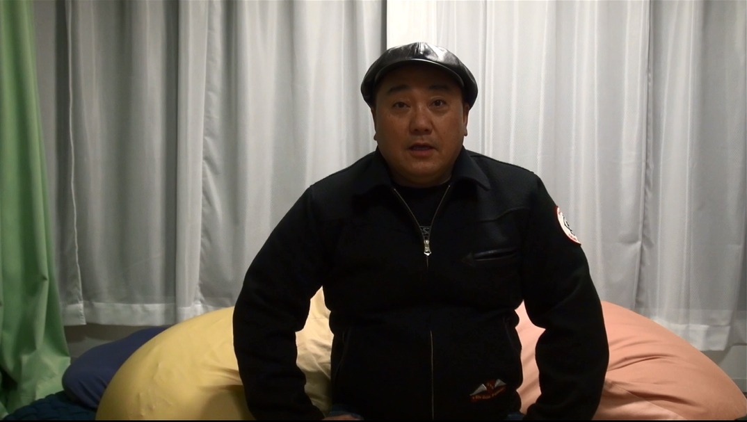 動画「極楽とんぼ山本圭壱の○本圭壱」のワンシーン。
