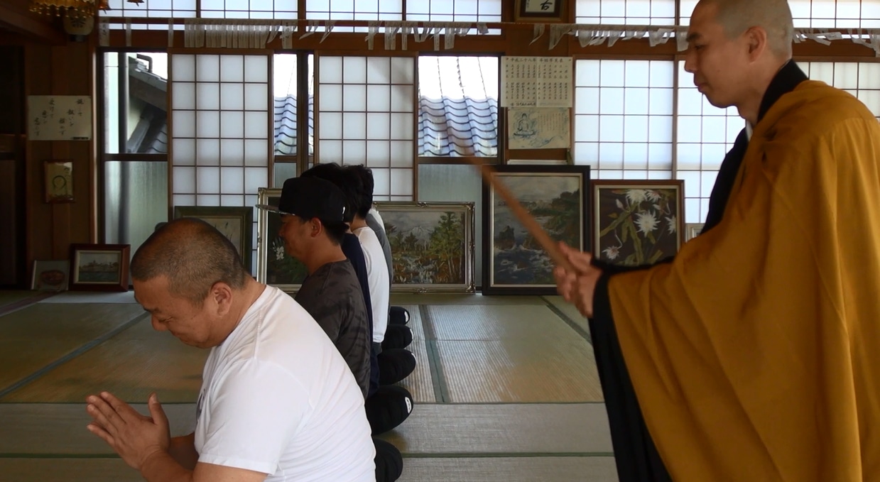 動画「極楽とんぼ山本圭壱の○本圭壱」のワンシーン。