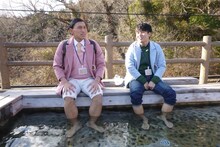 「帰れまサンデー」で伊豆を訪れるオードリー。(c)テレビ朝日