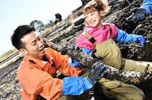 左からピース綾部、鈴木奈々。(c)日本テレビ