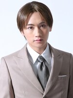 波多野を演じる松本岳。