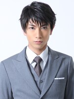 佐久間中尉を演じる大海将一郎。