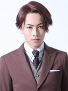 三好を演じる鈴木勝吾。