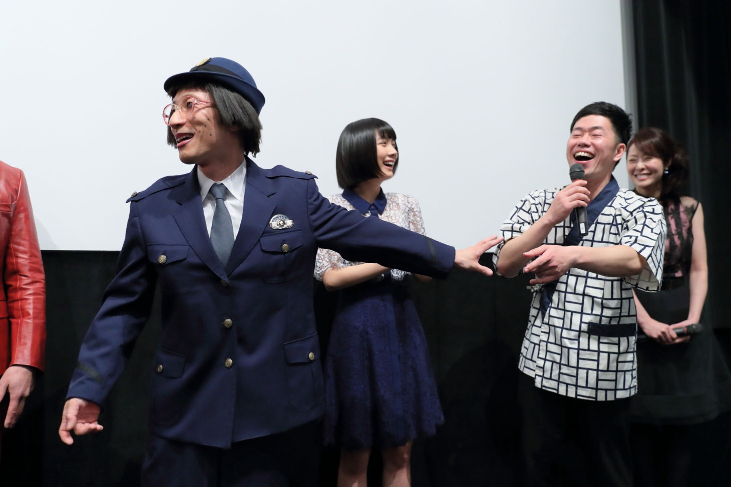 舞台挨拶の様子。