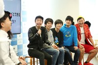 記者会見の様子。(c)松竹芸能/UUUM