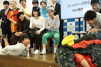 記者会見の様子。(c)松竹芸能/UUUM