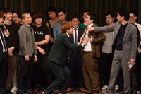 「ビビアン・スーゲーム」に参加させられるミキ。